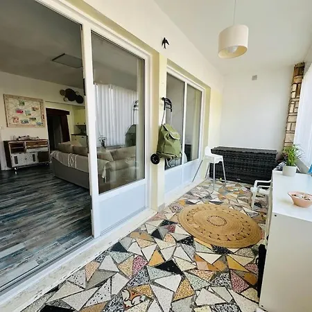 Les Pieds Dans Le Sable