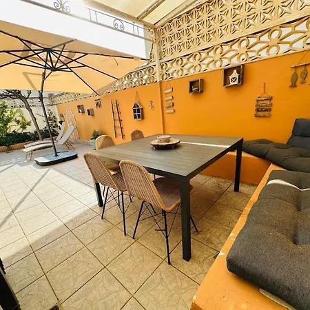 Les Pieds Dans Le Sable *