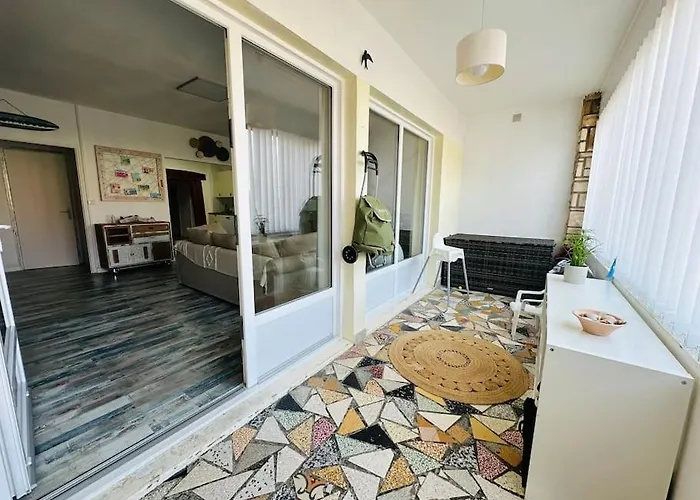 Les Pieds Dans Le Sable